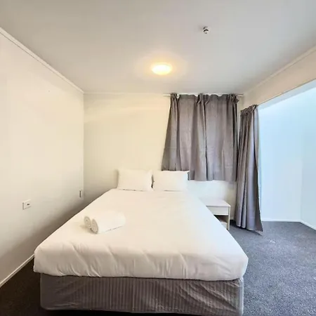 Unit 6 Fenton Sumner Lodge